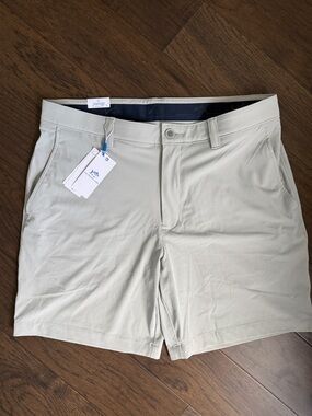 Southern Tide Men’s Flat Front Brrrdie Gulf Shorts in Light Beige - Sz W36